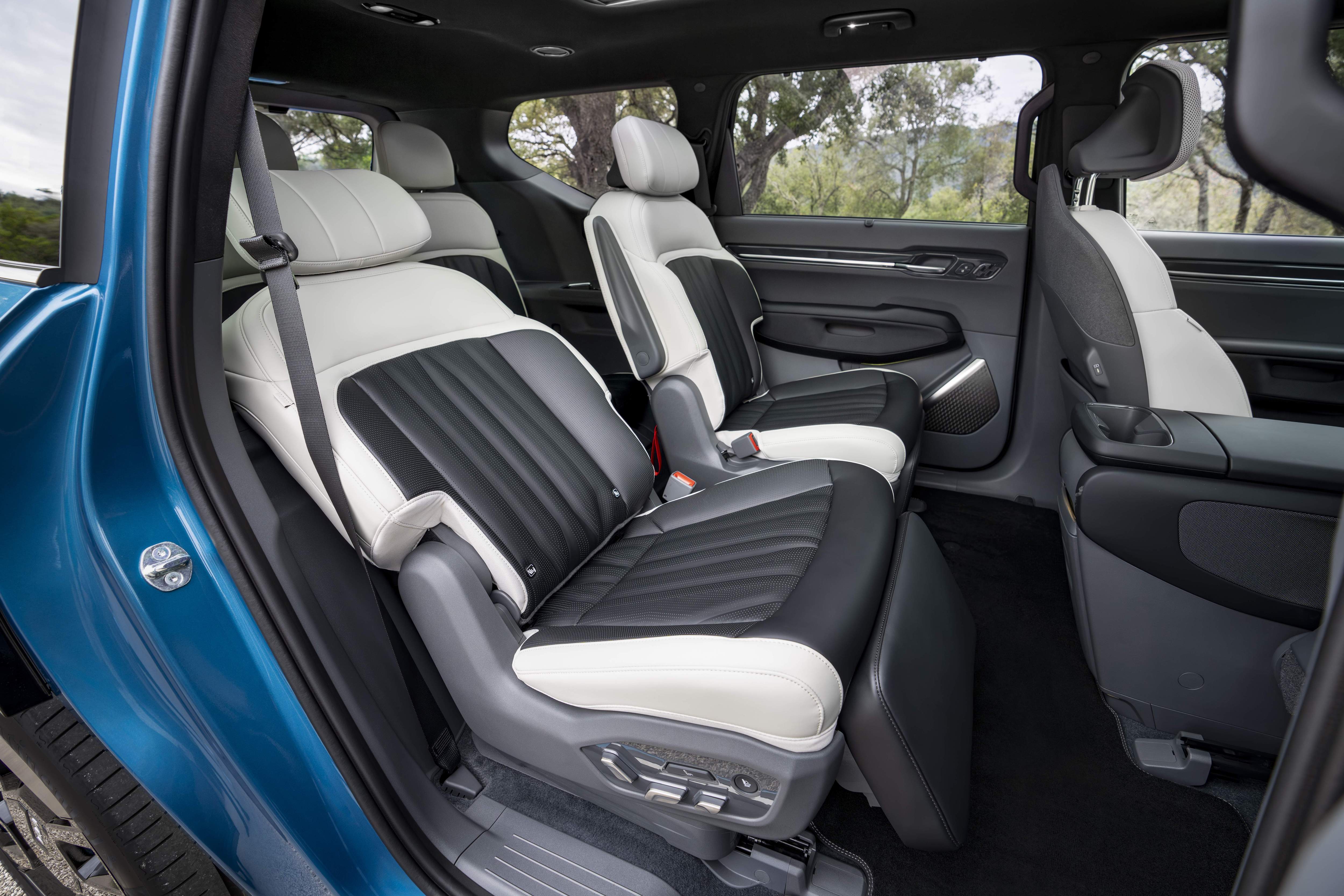 KIA EV9 gtline interior 6 seater relaxation hires 023