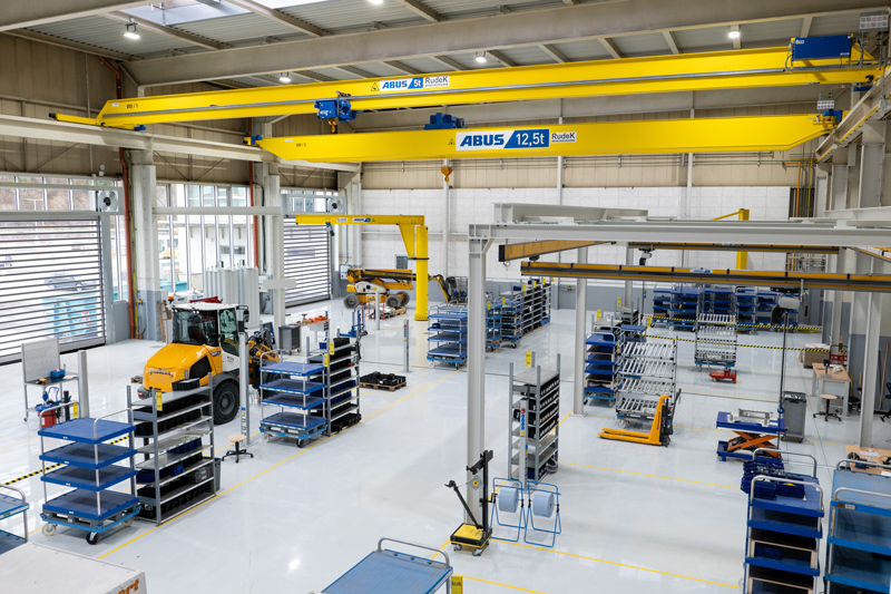 Liebherr new assembly hall for electric wheel loaders 96dpi