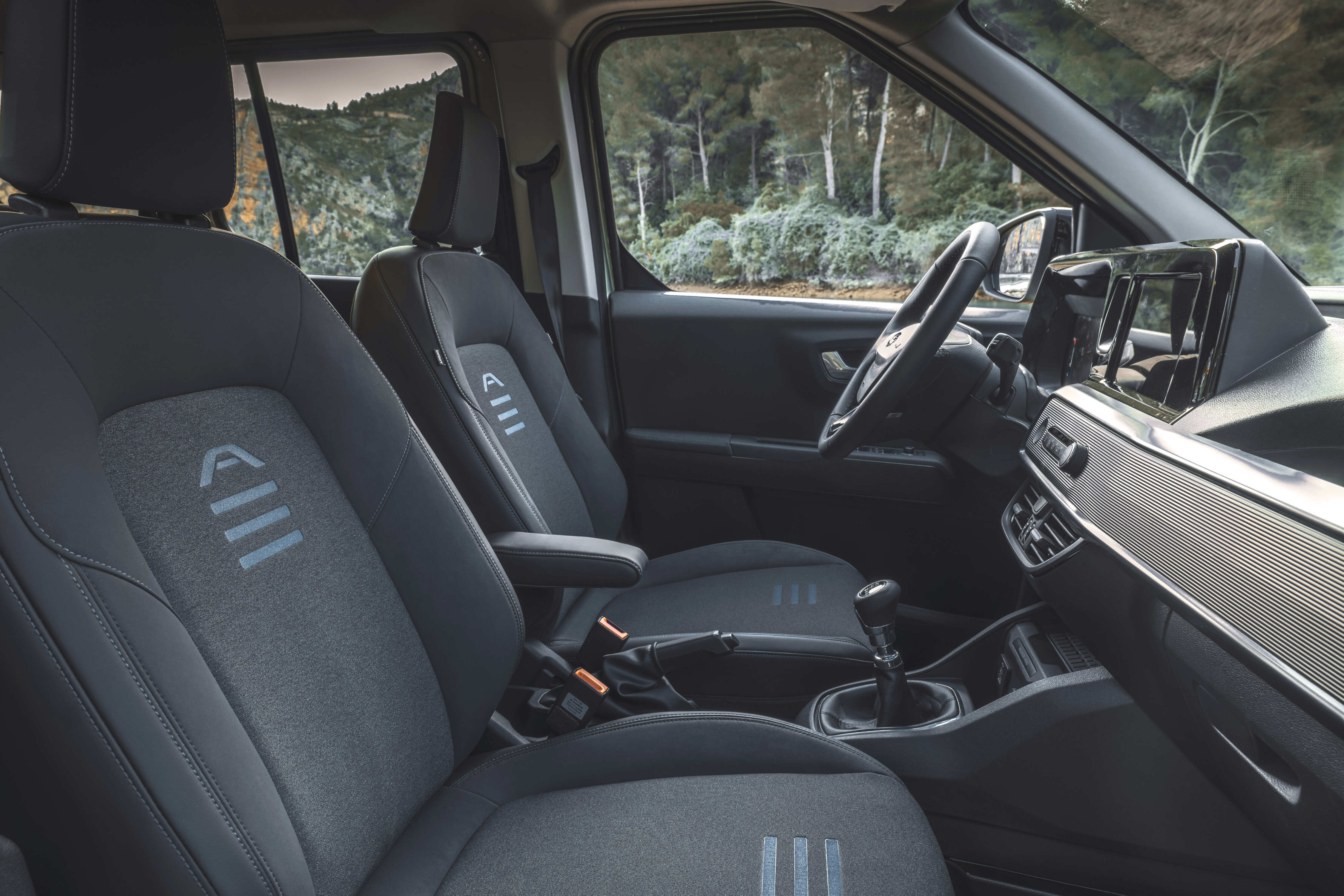 2023 FORD Tourneo Courier Active 12 Interior