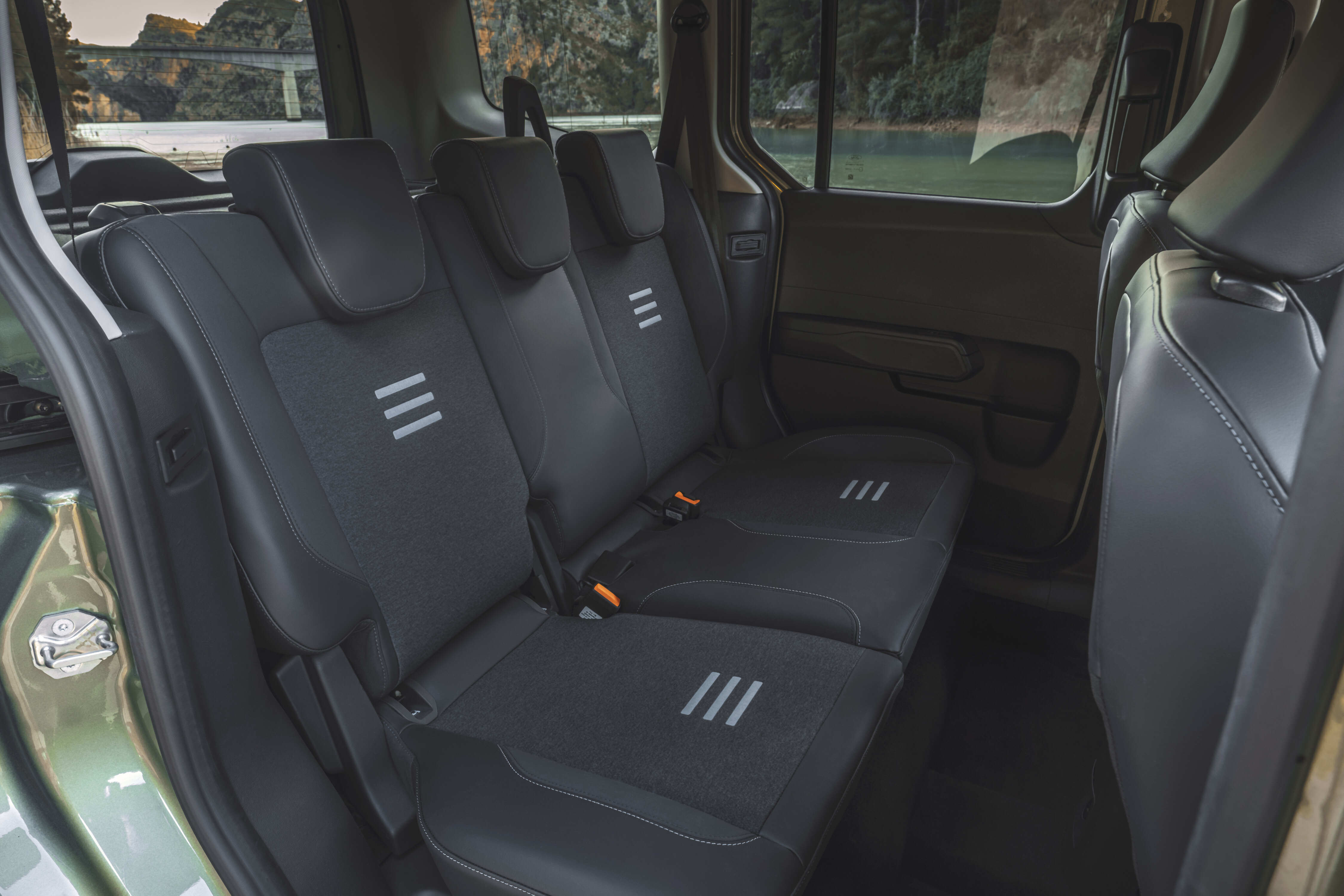 2023 FORD Tourneo Courier Active 13 Interior