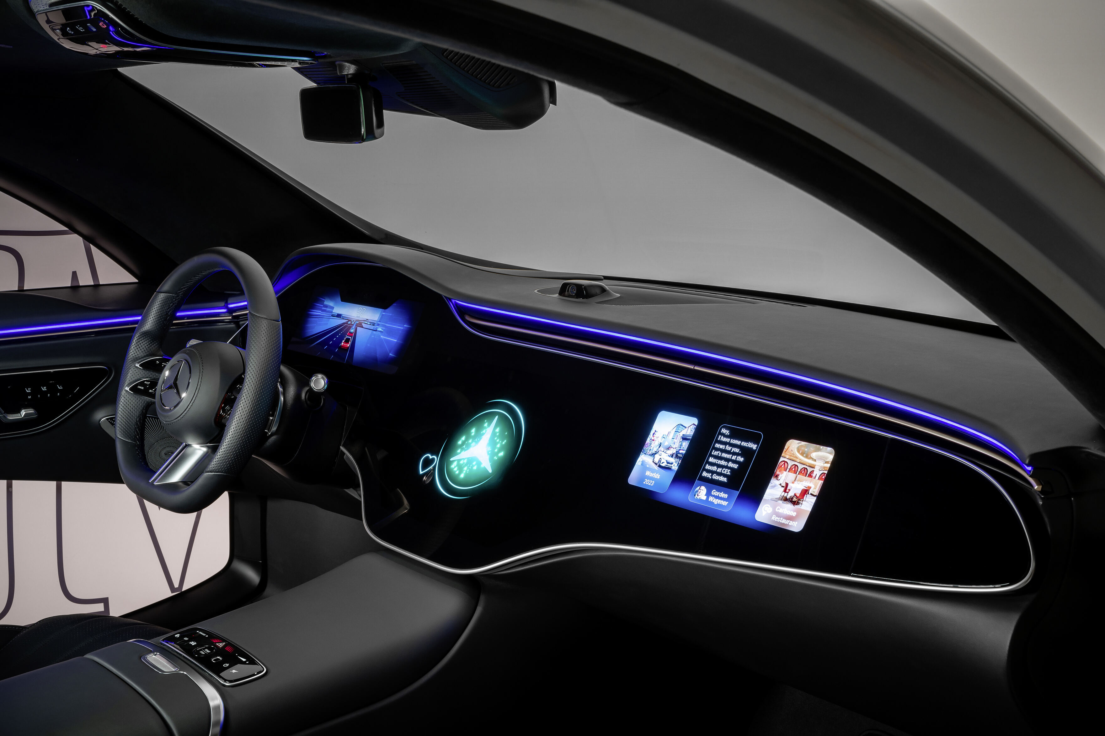Mercedes Benz läutet eine neue Ära der Benutzeroberfläche ein mit menschenähnlichem virtuellen Assistenten auf Basis generativer KI 3500x2333 3